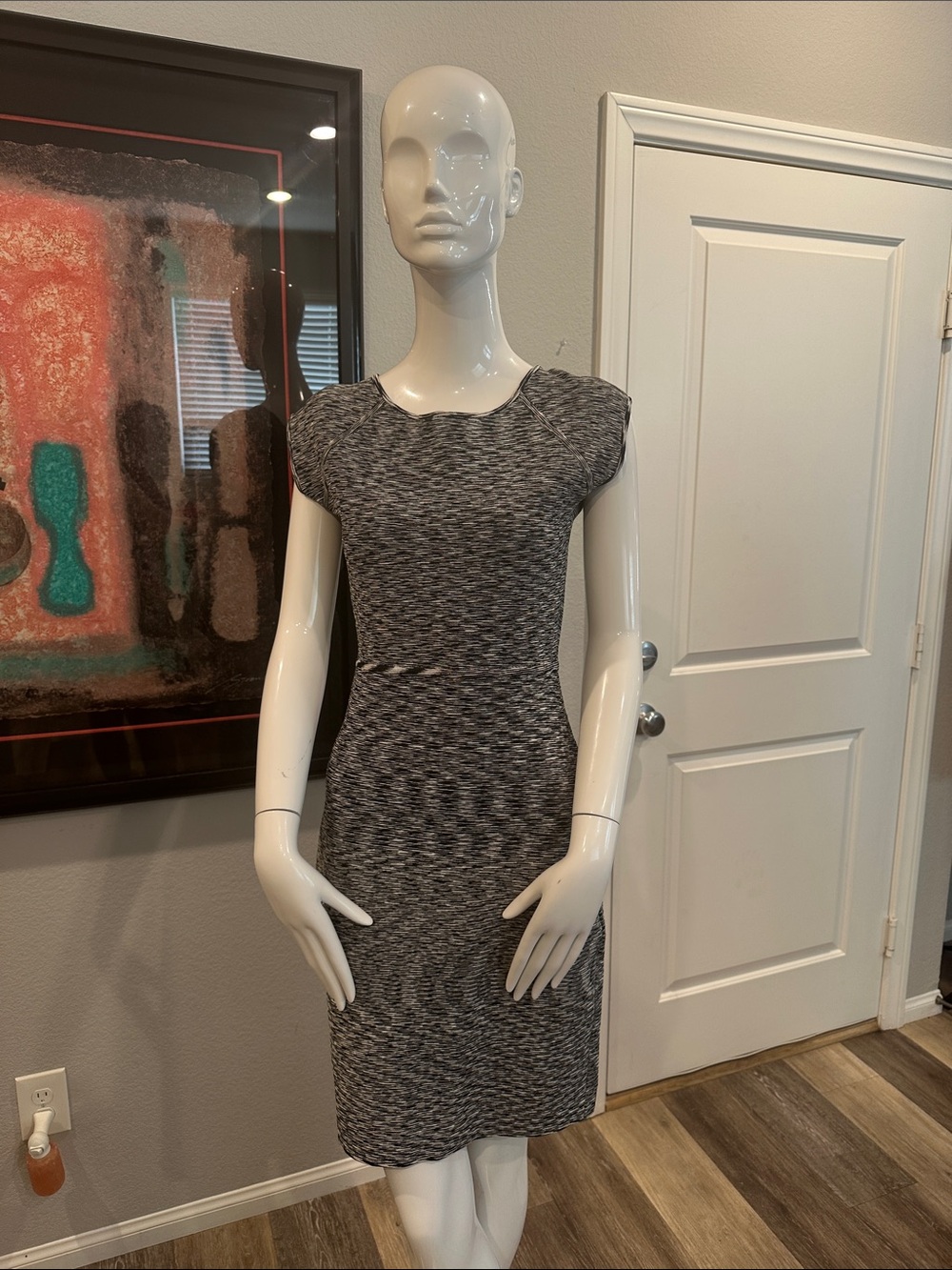 Issa London Grey Textured Cap-Sleeve Sheath Dress